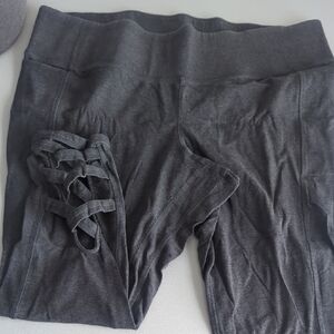 Gray High-Waisted Capri Leggings with Calf Details